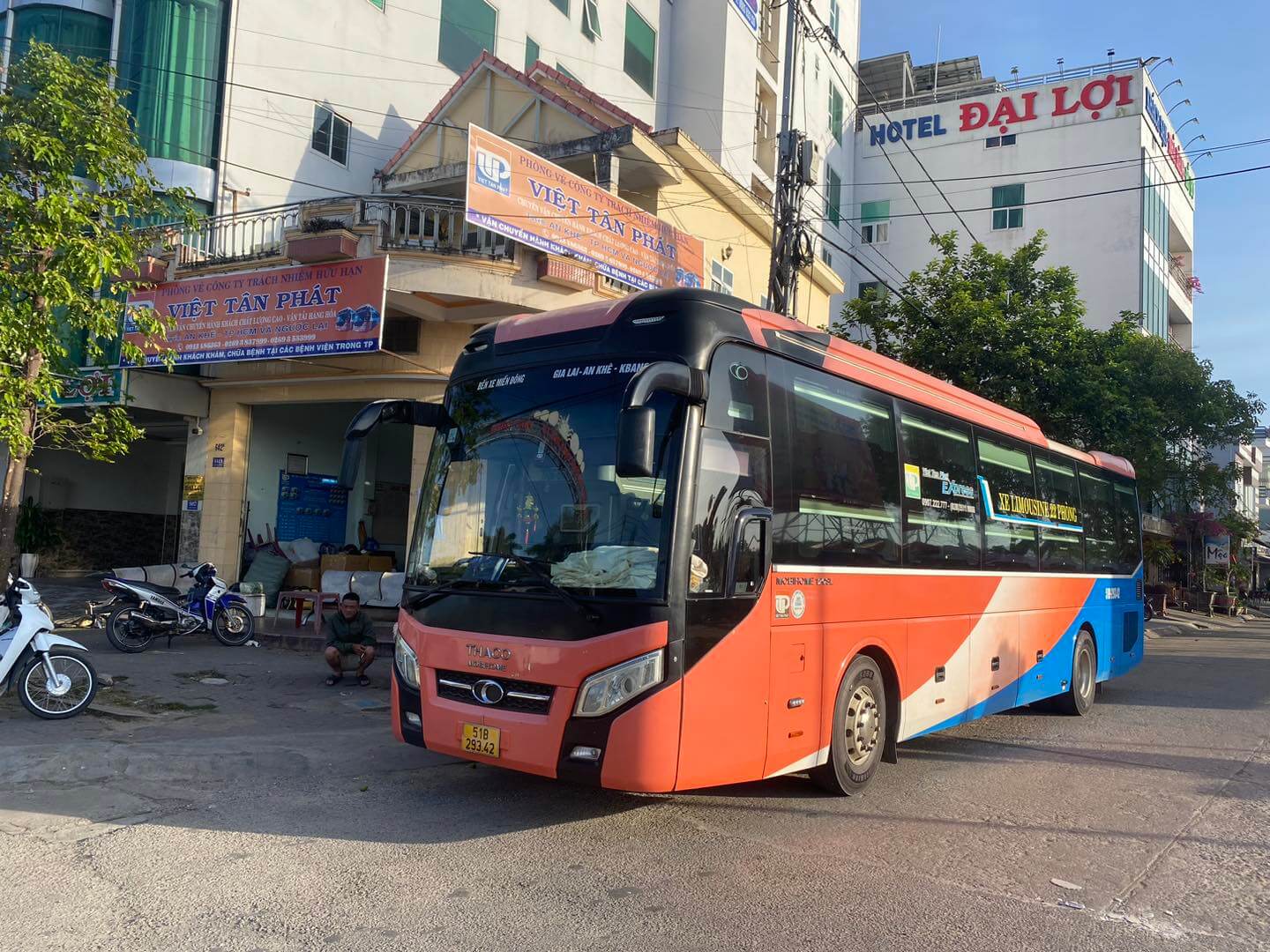 Nhà xe Việt Tân Phát