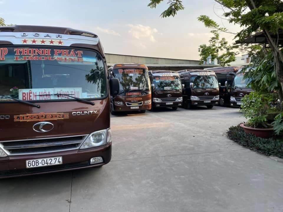 Xe limousine Thịnh Phát