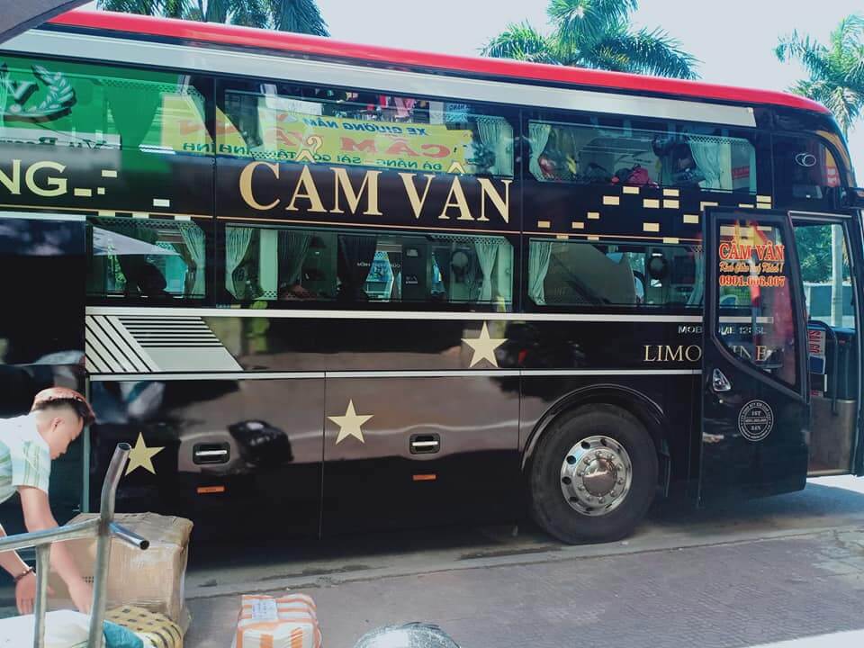 Limousine Cẩm Vân