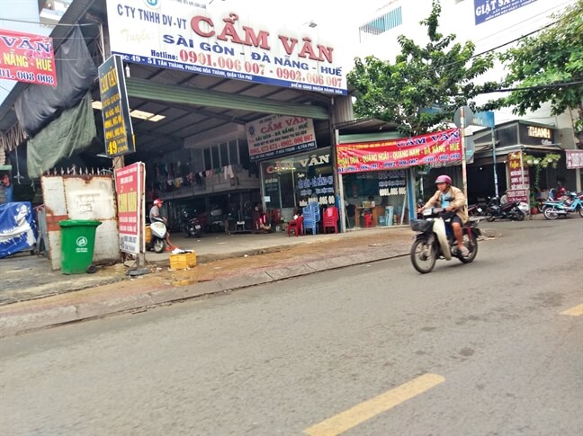 Nhà xe Cẩm Vân