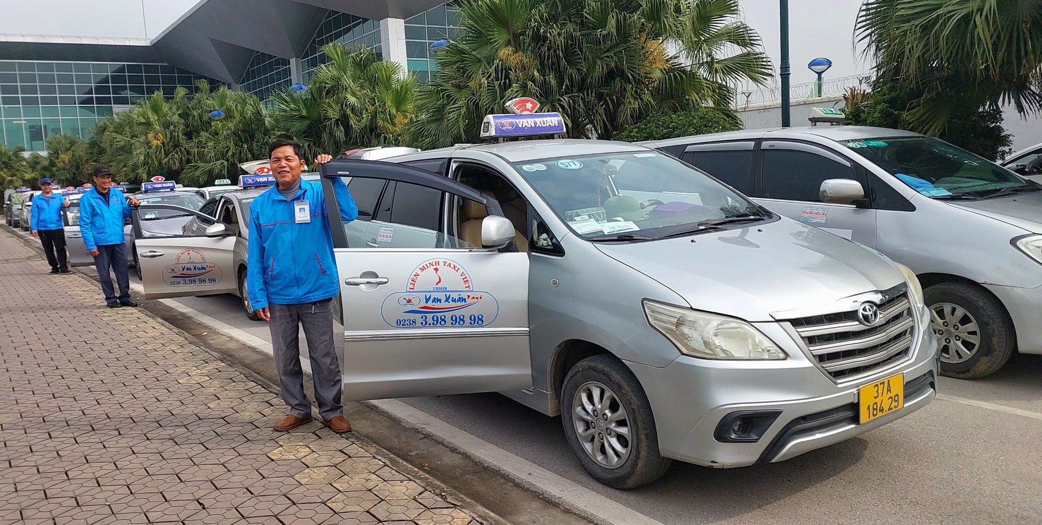 Vạn Xuân taxi sẵn sàng đồng hành cùng khách hàng trên mọi hành trình